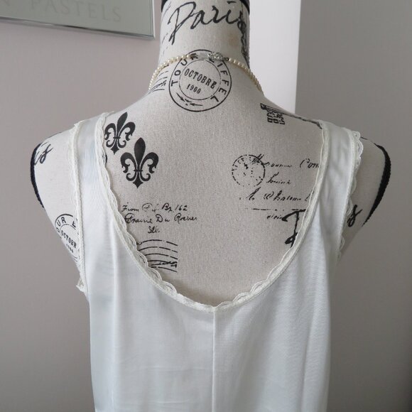 Vintage Off White/Cream Full Slip With Wide Lace V Neck, Size 38 - Picture 3 of 8